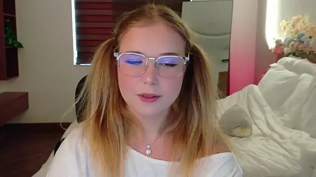 Lilith Bonheur online show from March 31, 3:08 am