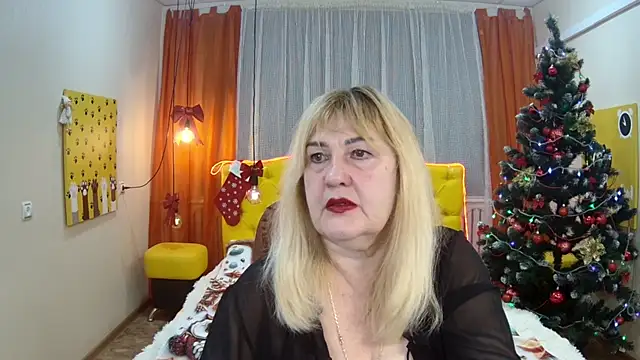 EmmaEllison online show from December 19, 7:15 am