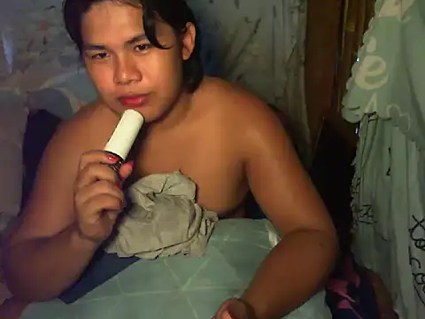 Snapshot of Huntrix2025 chatting on October 18, 5:43 am Huntrix2025 online show from October 18, 5:43 am