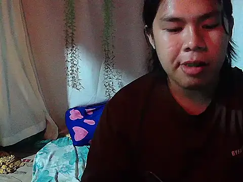 Snapshot of Huntrix2025 chatting on December 1, 11:37 am Huntrix2025 online show from December 1, 11:37 am