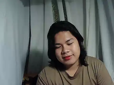 Huntrix2025 online show from March 6, 9:44 pm