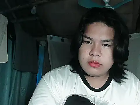 Huntrix2025 online show from April 9, 9:20 pm