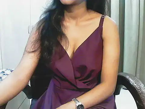 short girl  online show from November 17, 4:35 pm