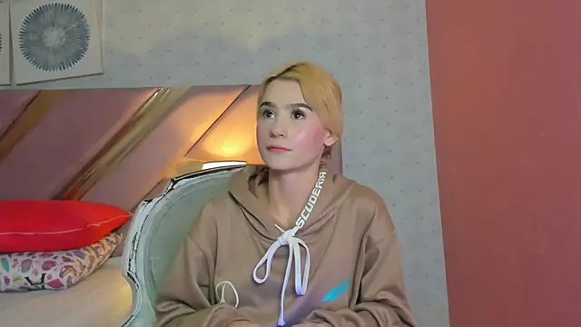 ChloeLaurentt online show from January 10, 1:24 pm