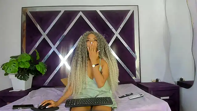 angelkyraasm online show from April 4, 1:08 pm