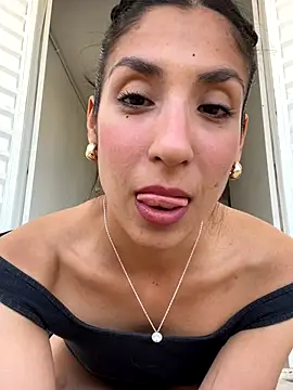 Snapshot of MaddyX__ chatting on November 25, 8:09 pm MaddyX online show from November 25, 8:09 pm