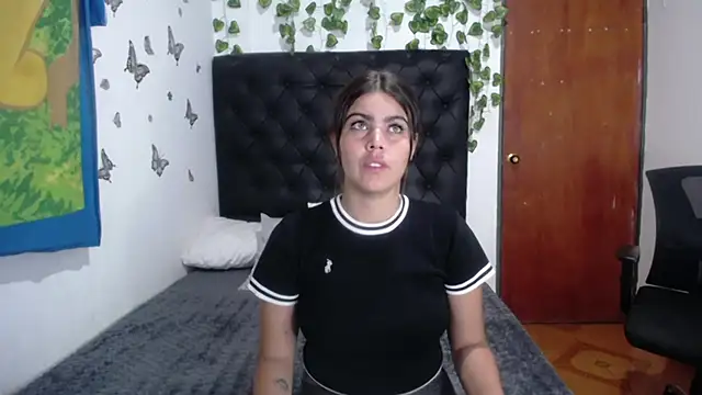 Snapshot of isabel_09 chatting on January 7, 2:58 am isabel 09 online show from January 7, 2:58 am