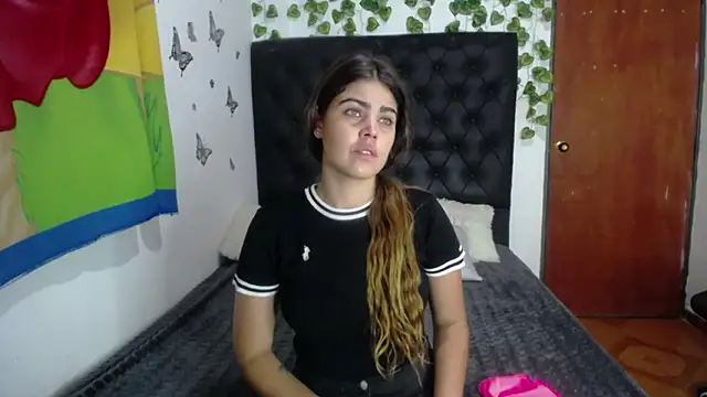 Snapshot of isabel_09 chatting on February 1, 12:48 pm isabel 09 online show from February 1, 12:48 pm