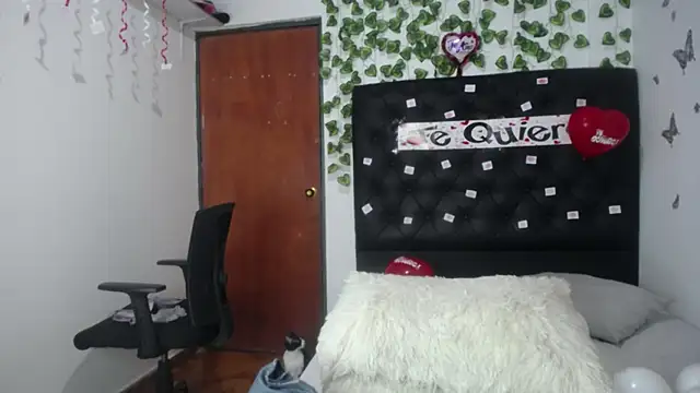 Snapshot of isabel_09 chatting on February 14, 7:10 pm isabel 09 online show from February 14, 7:10 pm