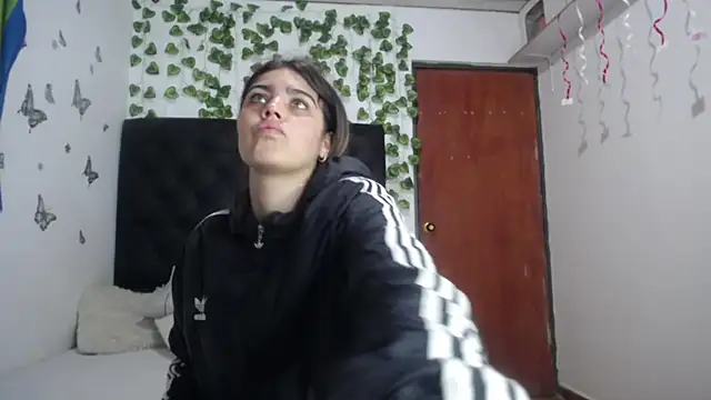 Snapshot of isabel_09 chatting on February 22, 12:26 pm isabel 09 online show from February 22, 12:26 pm