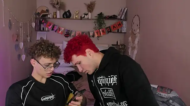 Snapshot of NathanCurl chatting on October 29, 10:44 pm NathanCurl online show from October 29, 10:44 pm