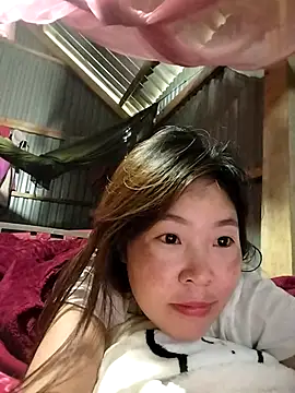 Snapshot of Siathong chatting on October 26, 11:31 pm Siathong online show from October 26, 11:31 pm