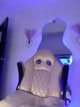 Mia royal online show from April 18, 6:56 pm