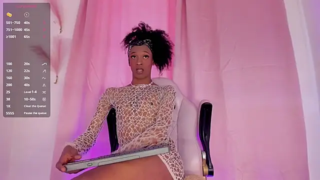 Mia royal online show from July 8, 4:22 pm