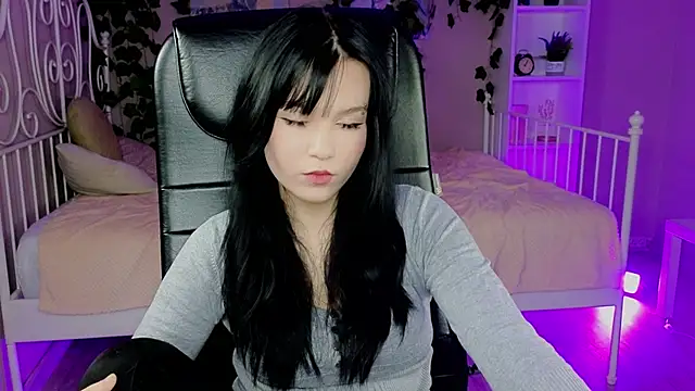 Aurora Gilbert online show from October 16, 10:16 am