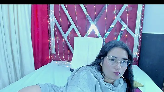 Luna021 1 online show from November 23, 12:05 pm