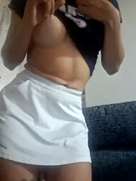 Lauraxxsteen online show from May 2, 4:01 pm