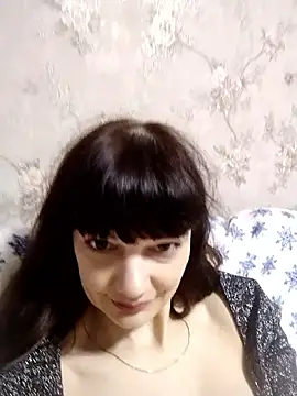 AliceSwan1122 online show from April 15, 6:15 pm