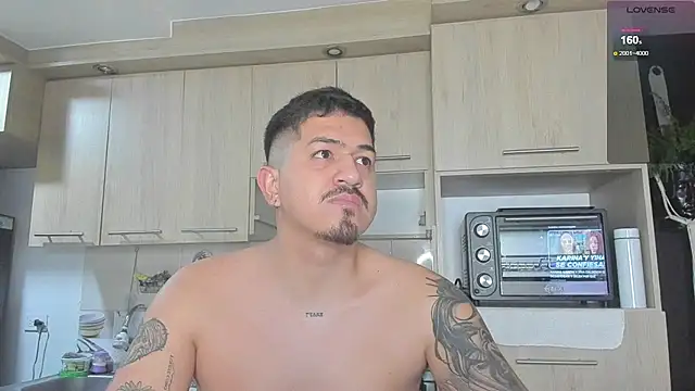 Snapshot of Arnolwilliams chatting on October 31, 5:41 am Arnolwilliams online show from October 31, 5:41 am