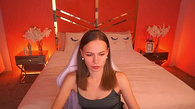 ShyySiren online show from October 12, 7:18 am