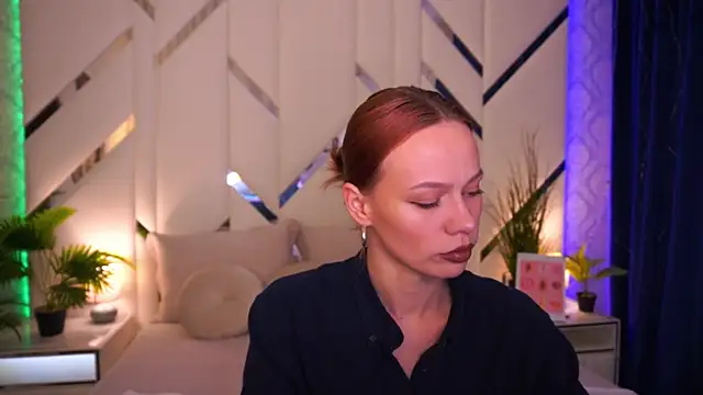 ShyySiren online show from February 25, 3:32 pm