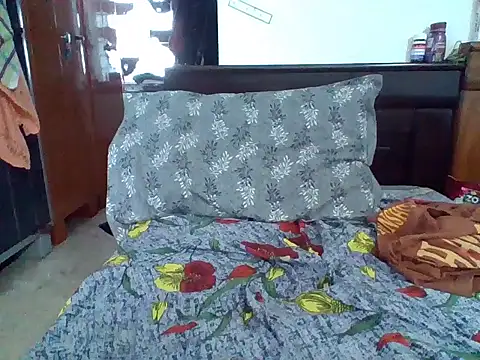 Snapshot of vikranthLong chatting on September 17, 5:09 am vikranthLong online show from September 17, 5:09 am