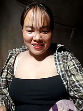 emilyzz online show from April 1, 2:14 pm