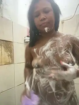 Snapshot of Milenvs chatting on February 17, 12:29 am Milenvs online show from February 17, 12:29 am