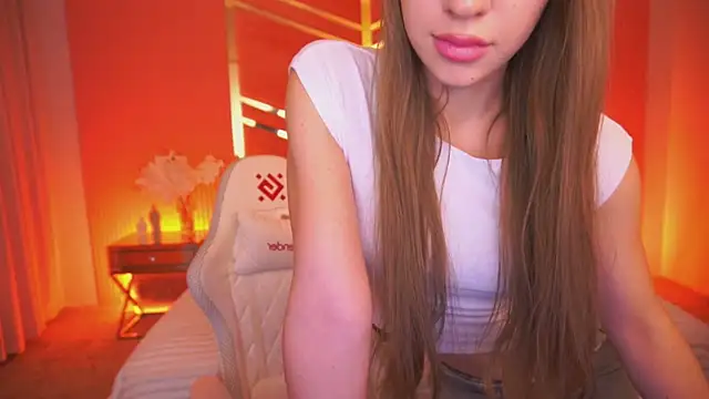 SweetAngellic online show from October 17, 2:30 pm