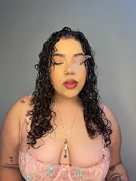 krisstenSantos online show from February 7, 1:37 pm