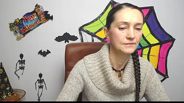 Snapshot of TayaFinch chatting on November 3, 1:23 pm TayaFinch online show from November 3, 1:23 pm