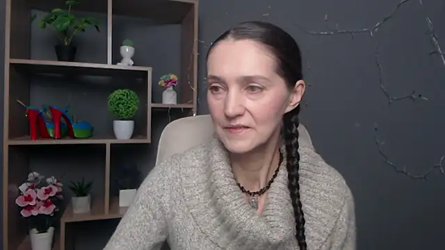 Snapshot of TayaFinch chatting on November 9, 1:20 pm TayaFinch online show from November 9, 1:20 pm