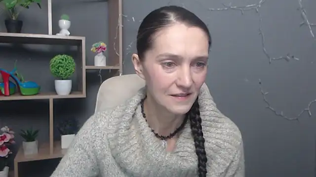 Snapshot of TayaFinch chatting on November 11, 1:44 pm TayaFinch online show from November 11, 1:44 pm