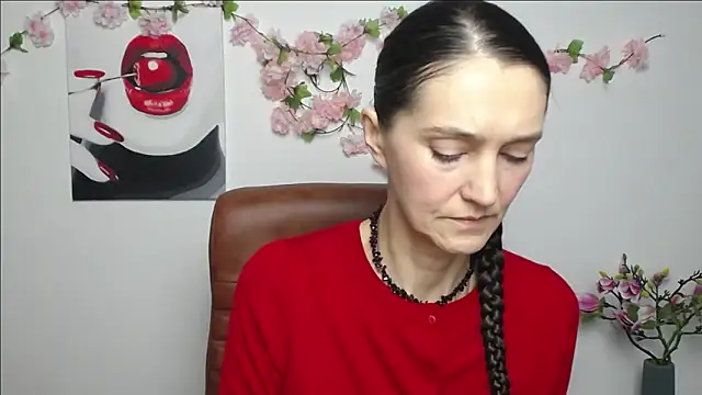 Snapshot of TayaFinch chatting on November 15, 1:18 pm TayaFinch online show from November 15, 1:18 pm