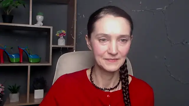 Snapshot of TayaFinch chatting on November 16, 2:33 pm TayaFinch online show from November 16, 2:33 pm