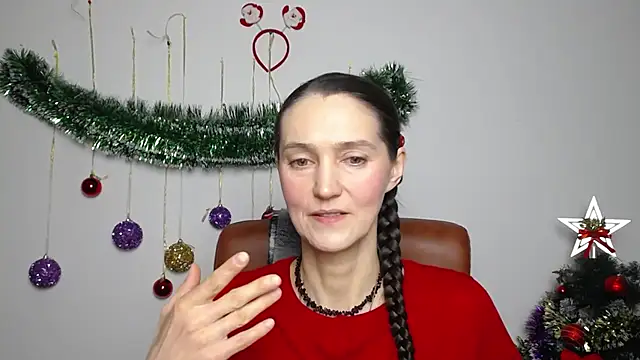 Snapshot of TayaFinch chatting on December 16, 2:44 pm TayaFinch online show from December 16, 2:44 pm