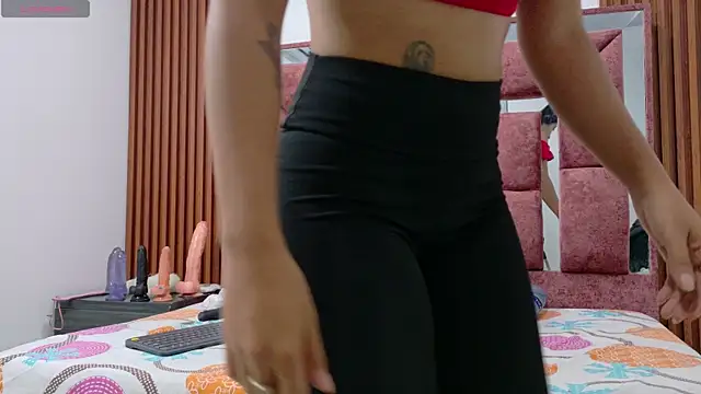 hot couple42 online show from April 10, 7:18 pm