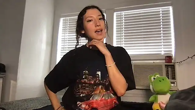 yoursweetestlilly online show from April 1, 4:15 pm