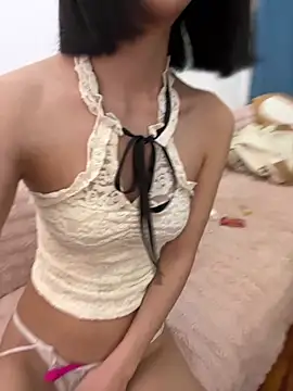 qiqi x online show from March 12, 2:34 pm