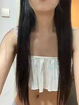 qiqi x online show from July 4, 1:17 pm