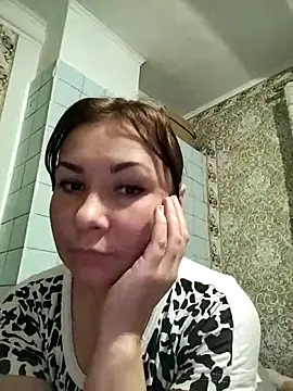 Snapshot of Mia24Blove chatting on October 13, 4:29 pm Mia24Blove online show from October 13, 4:29 pm