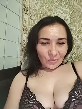 Snapshot of Mia24Blove chatting on June 7, 2:32 pm Mia24Blove online show from June 7, 2:32 pm