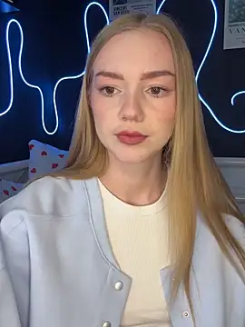 MilaMoone online show from October 16, 12:50 pm