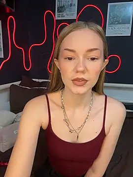 MilaMoone online show from February 15, 11:08 am