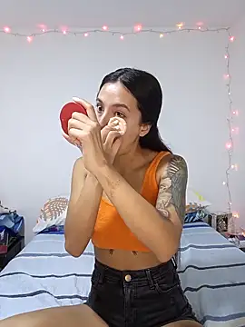 Snapshot of MiQeilaSweet chatting on February 11, 9:42 pm MiQeilaSweet online show from February 11, 9:42 pm