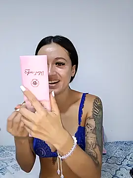 Snapshot of MiQeilaSweet chatting on February 18, 11:11 pm MiQeilaSweet online show from February 18, 11:11 pm