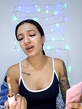 Snapshot of MiQeilaSweet chatting on February 24, 2:26 pm MiQeilaSweet online show from February 24, 2:26 pm