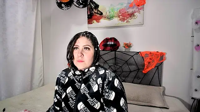 Snapshot of Luna_sweet55 chatting on October 17, 11:02 am Luna sweet55 online show from October 17, 11:02 am