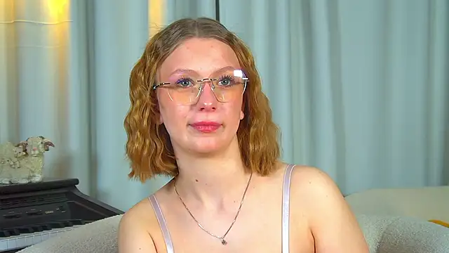 BeatriceBinoche online show from April 8, 6:41 pm