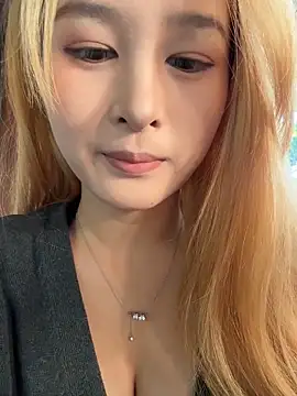 Snapshot of yuki_june chatting on November 25, 9:09 am yuki june online show from November 25, 9:09 am